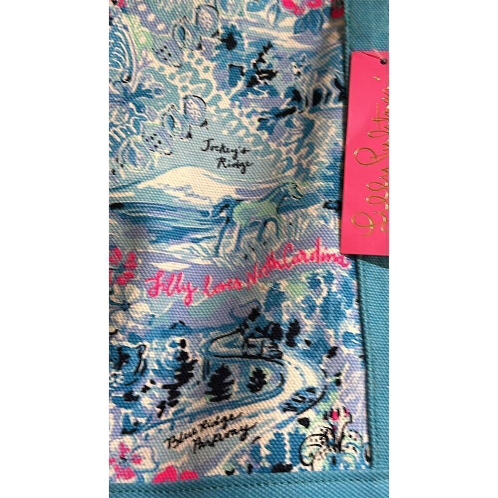 Lilly Pulitzer Mercato Tote Blue Peri "Lilly Loves North Carolina" - NWT - Picture 3 of 8